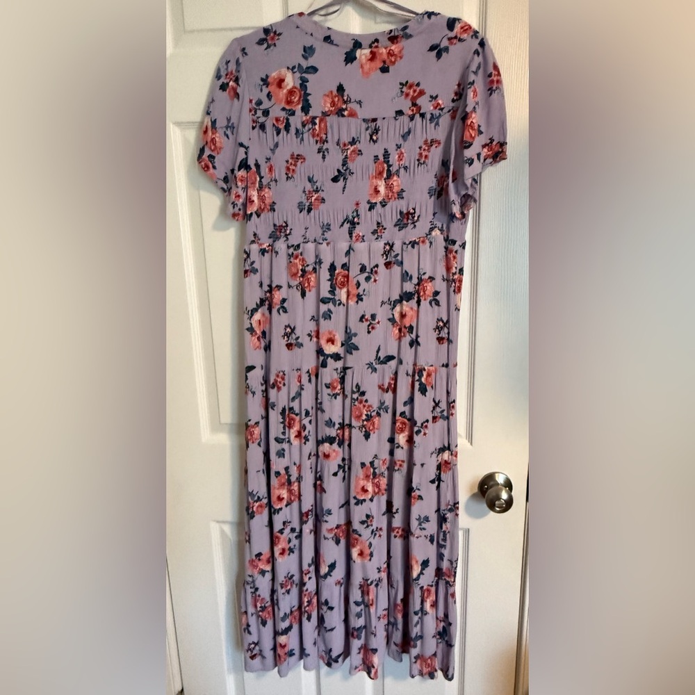NWOT-Women’s Lavender Floral Boho Dress with V-Neck & Short Flowy Sleeves-Size M - Picture 4 of 13